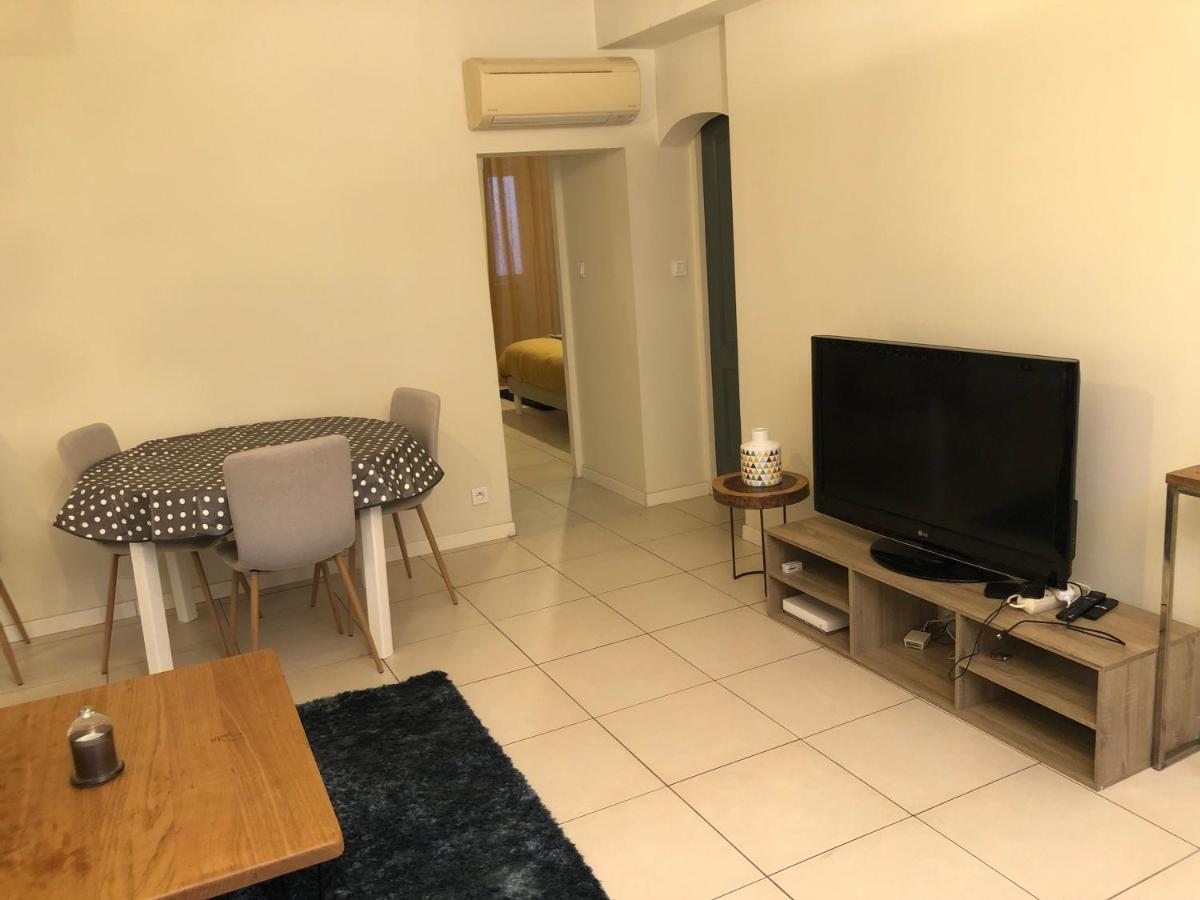 Plein Coeur Du Quartier Historique, Proche De Toutes Commodites, Bars, Restaurants, Port, Plage A 150m Grand F2 4 Couchages 58 M2 Climatise Apartment *