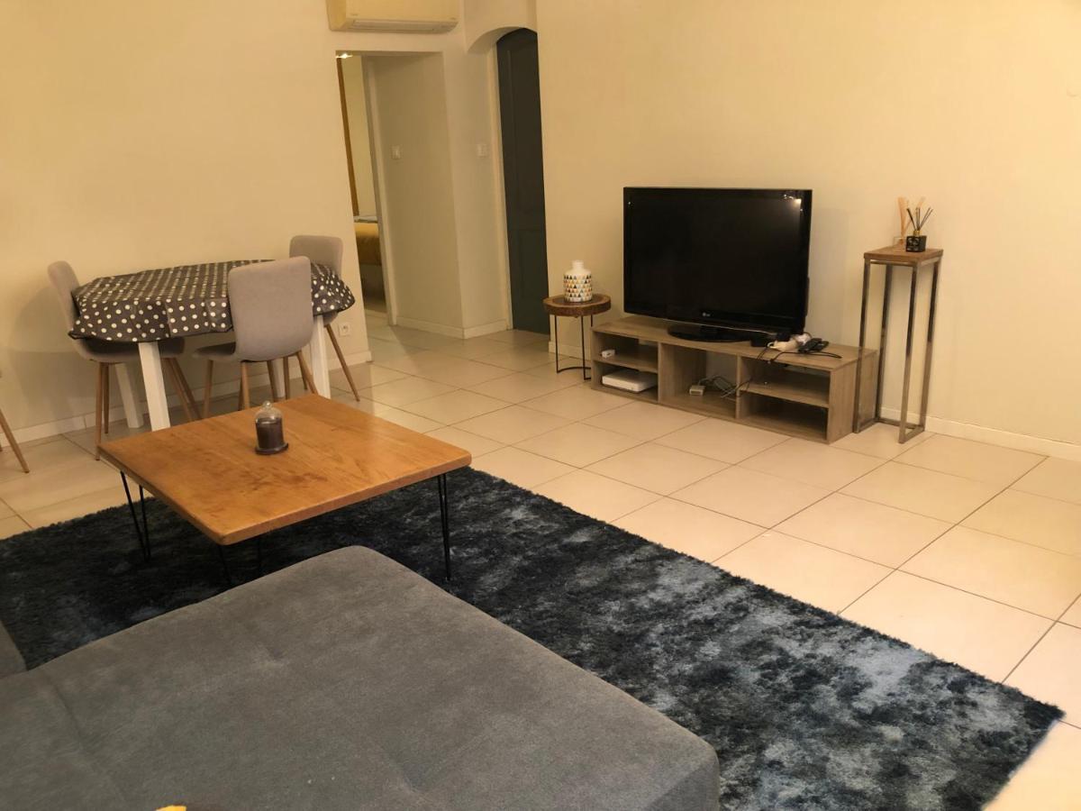Apartment Plein Coeur Du Quartier Historique, Proche De Toutes Commodites, Bars, Restaurants, Port, Plage A 150m Grand F2 4 Couchages 58 M2 Climatise