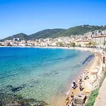 Quartier historique Plein coeur d Ajaccio proche de toutes commodités plage à 150m Grand F2 4 couchages 56 M2