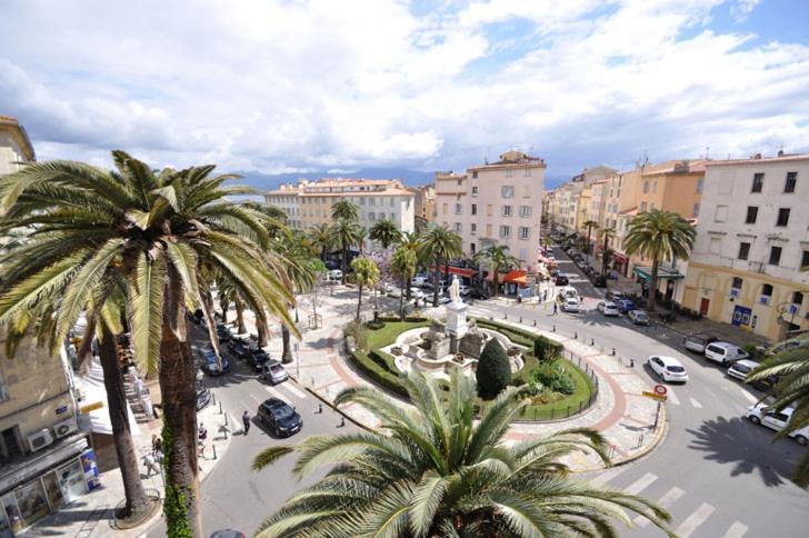 Appartement Quartier Historique Plein Coeur D Ajaccio Proche De Toutes Commodités Plage à 150m Grand F2 4 Couchages 56 M2