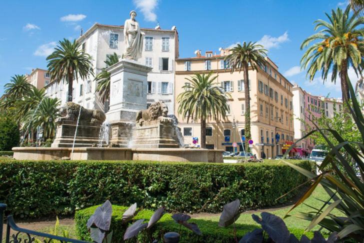 Appartement Quartier Historique Plein Coeur D Ajaccio Proche De Toutes Commodités Plage à 150m Grand F2 4 Couchages 56 M2 Ajaccio (Corsica)